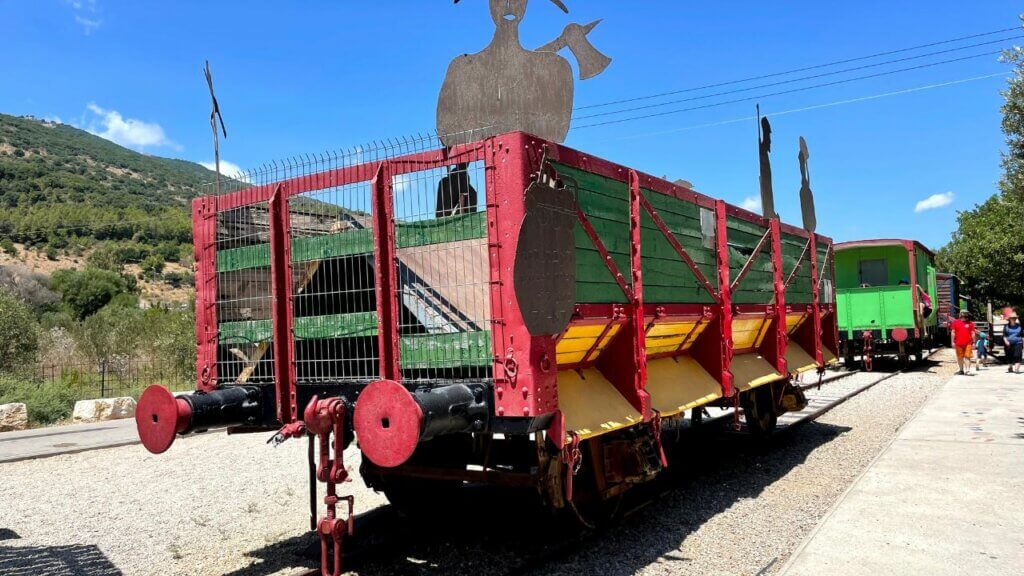 תמונה של קרון ברכבת העמק טיול עם ילדים בחנוכה