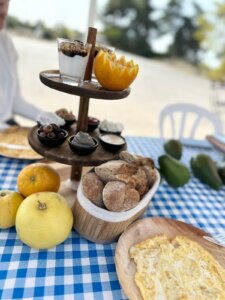 בום בר קפה עגלת קפה תמונה של חביתה וממרחים
