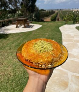 גאולה עגלת קפה תקומה תמונה של קינוח